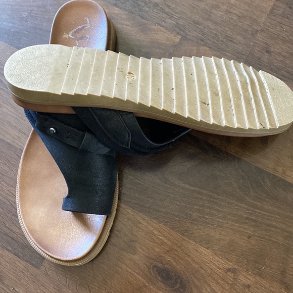 Sandels - Picture 2 of 2